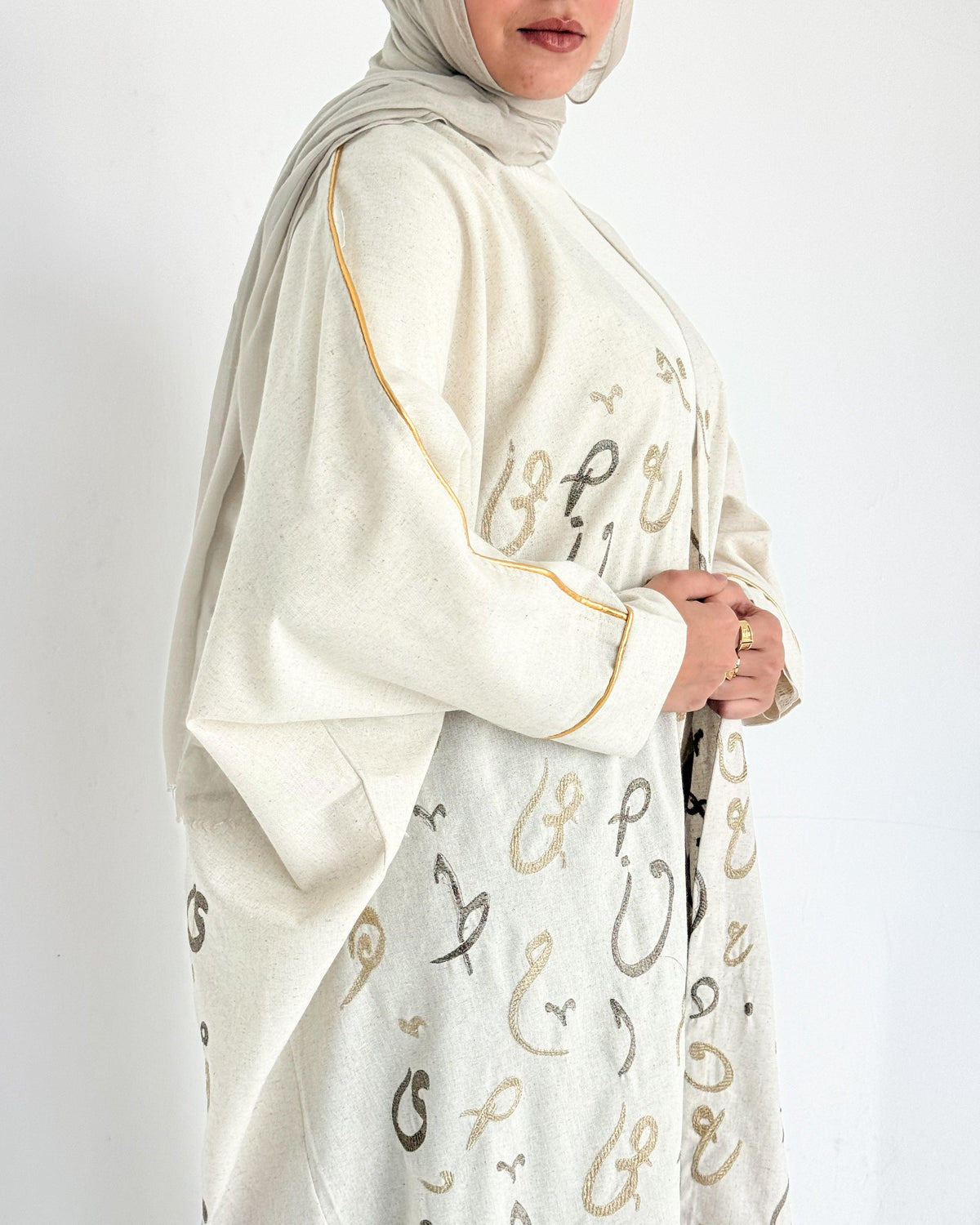 Arabian in Beige