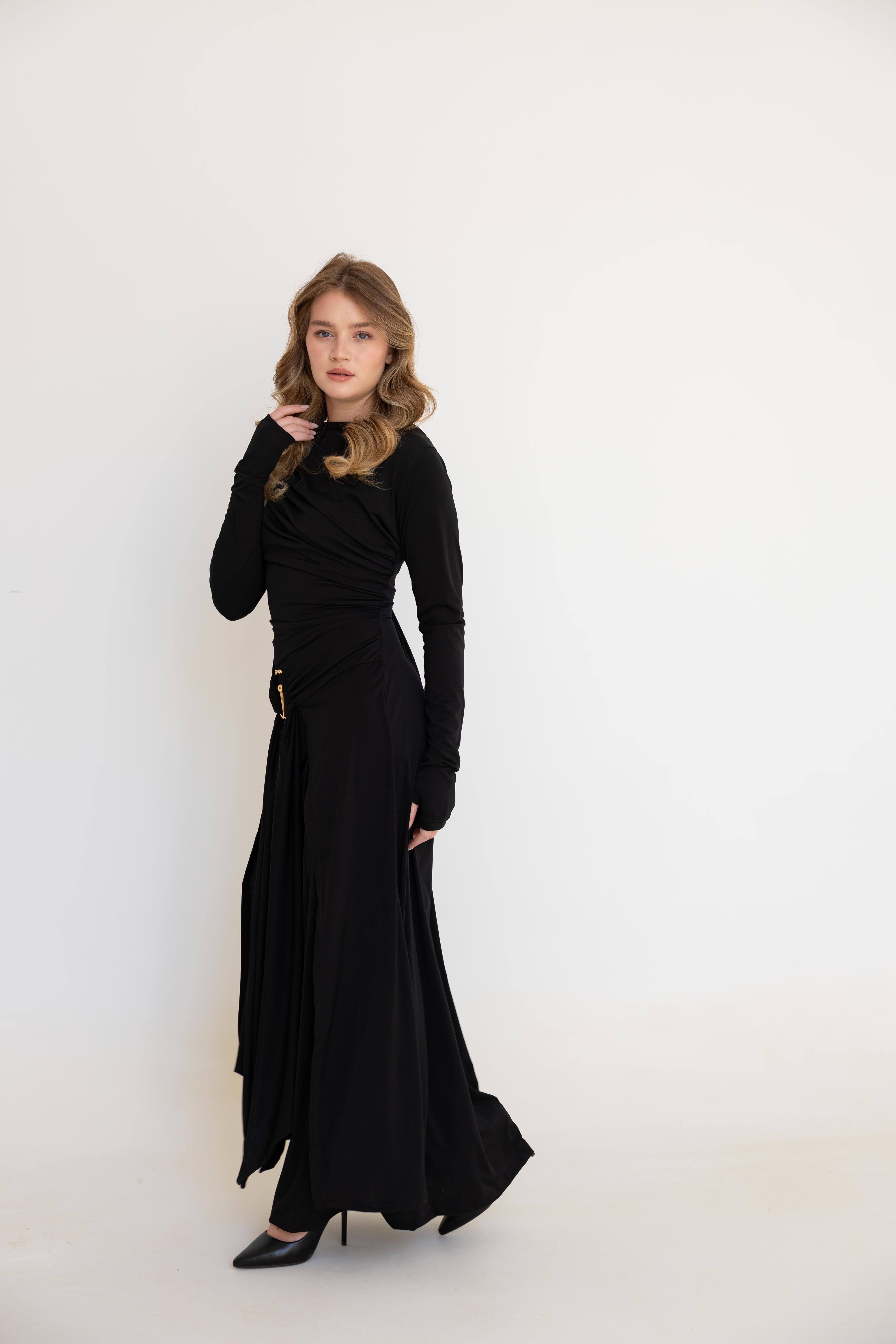 Mila - Black